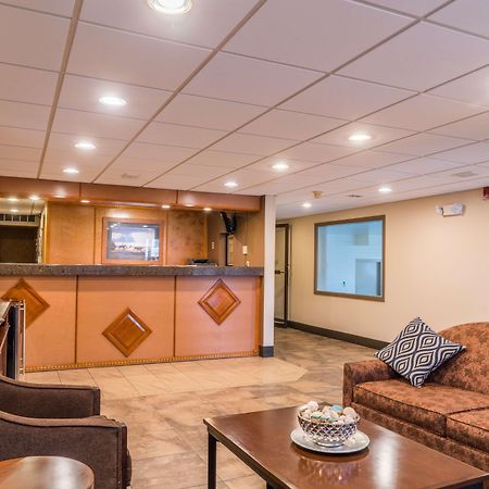 Best Western Inn & Suites Онтарио Екстериор снимка
