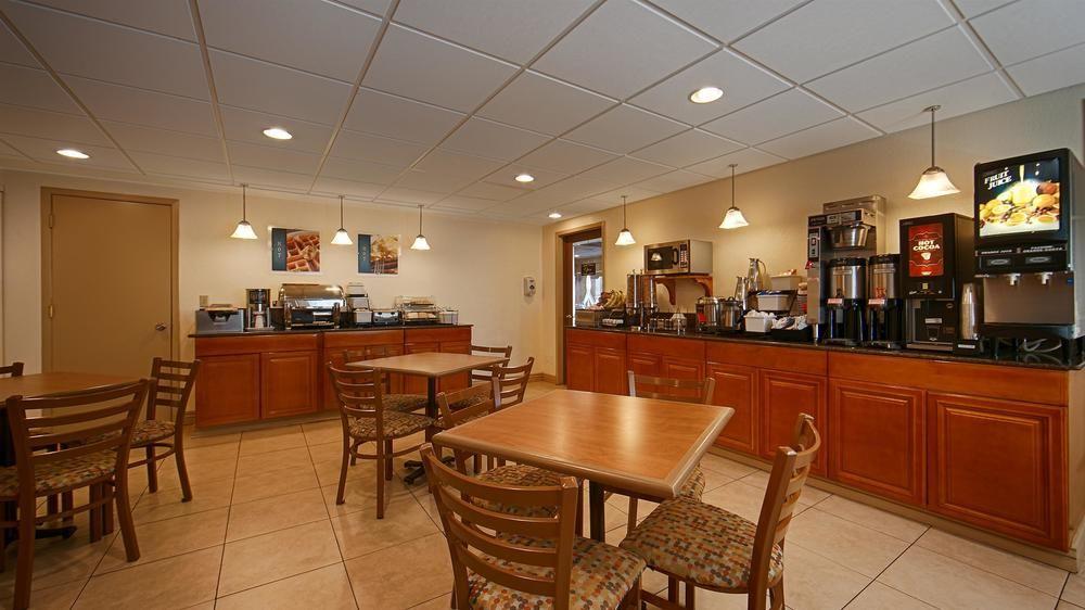 Best Western Inn & Suites Онтарио Екстериор снимка