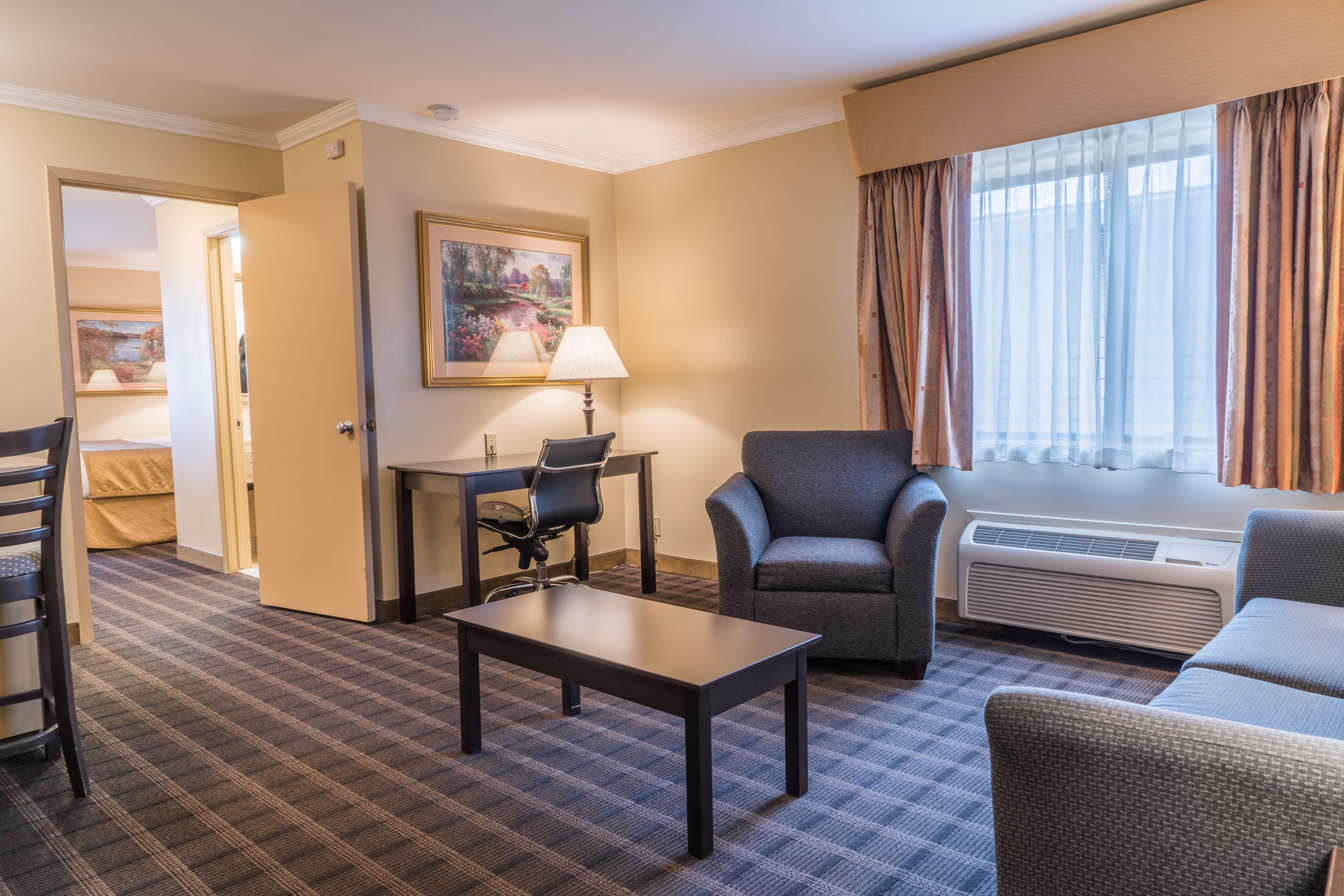 Best Western Inn & Suites Онтарио Екстериор снимка