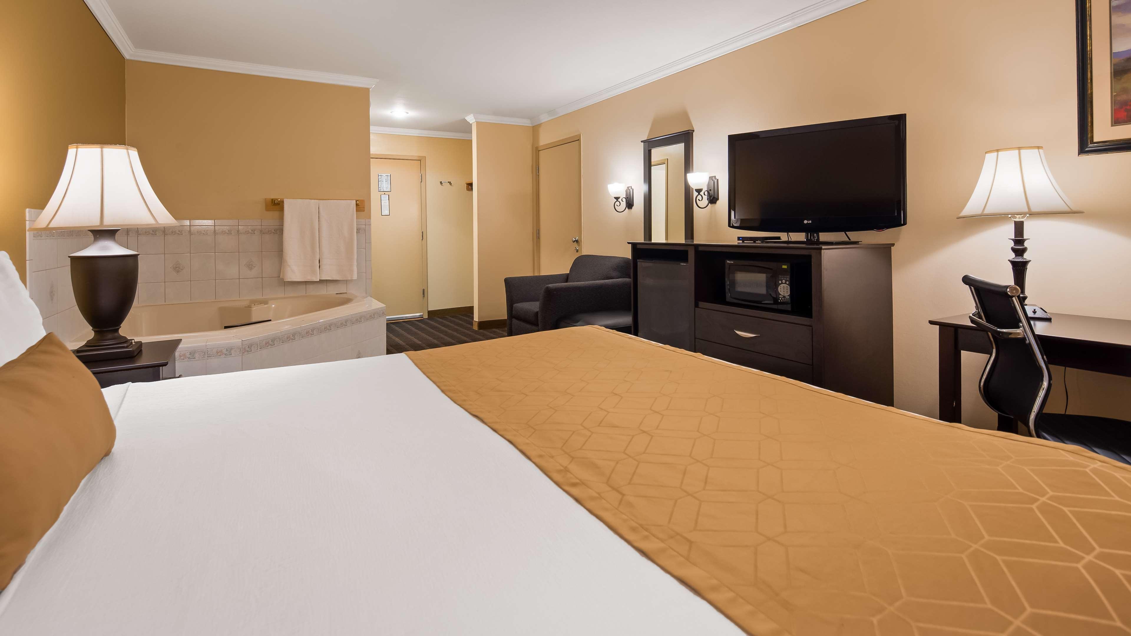 Best Western Inn & Suites Онтарио Екстериор снимка