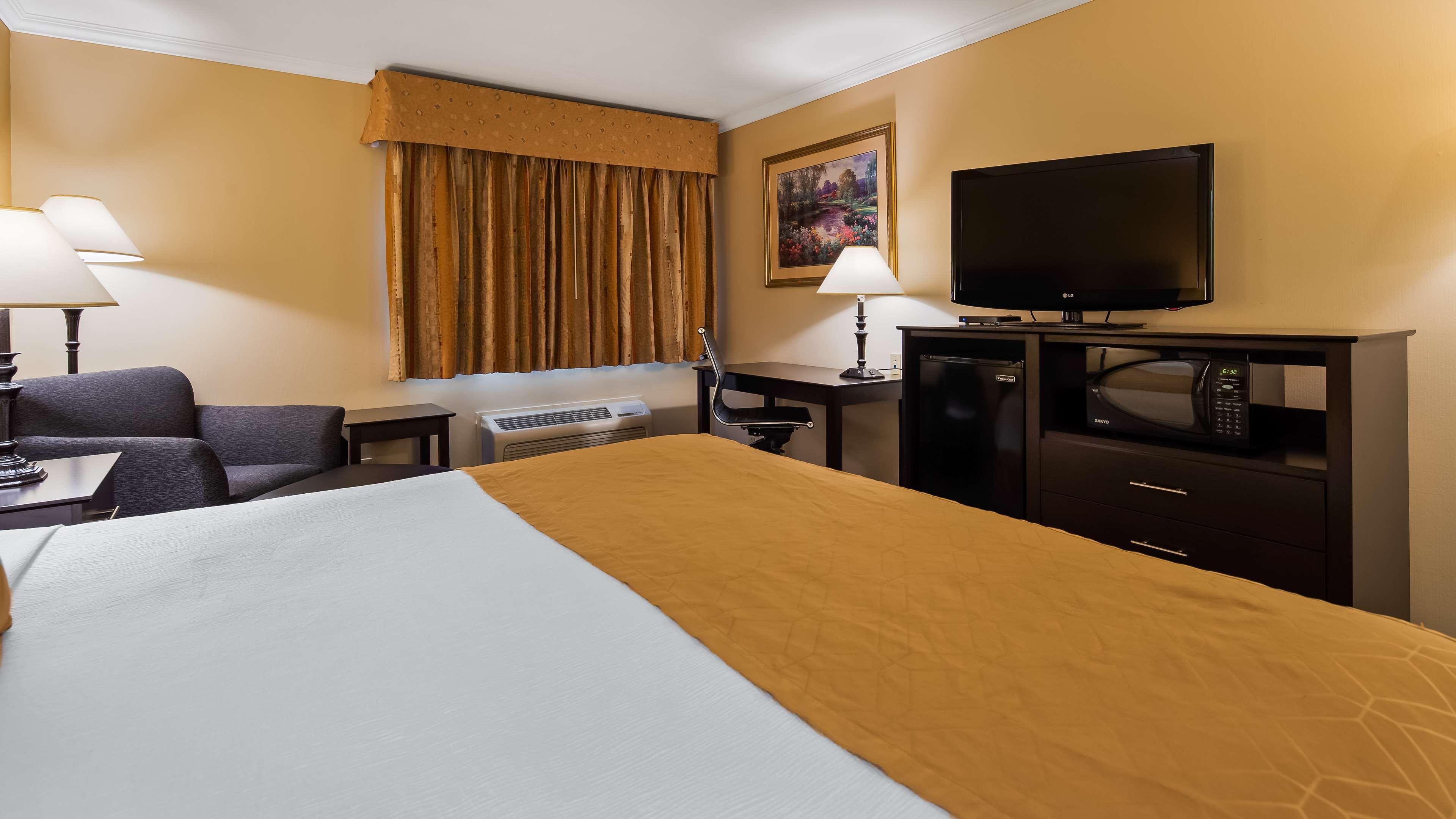 Best Western Inn & Suites Онтарио Екстериор снимка