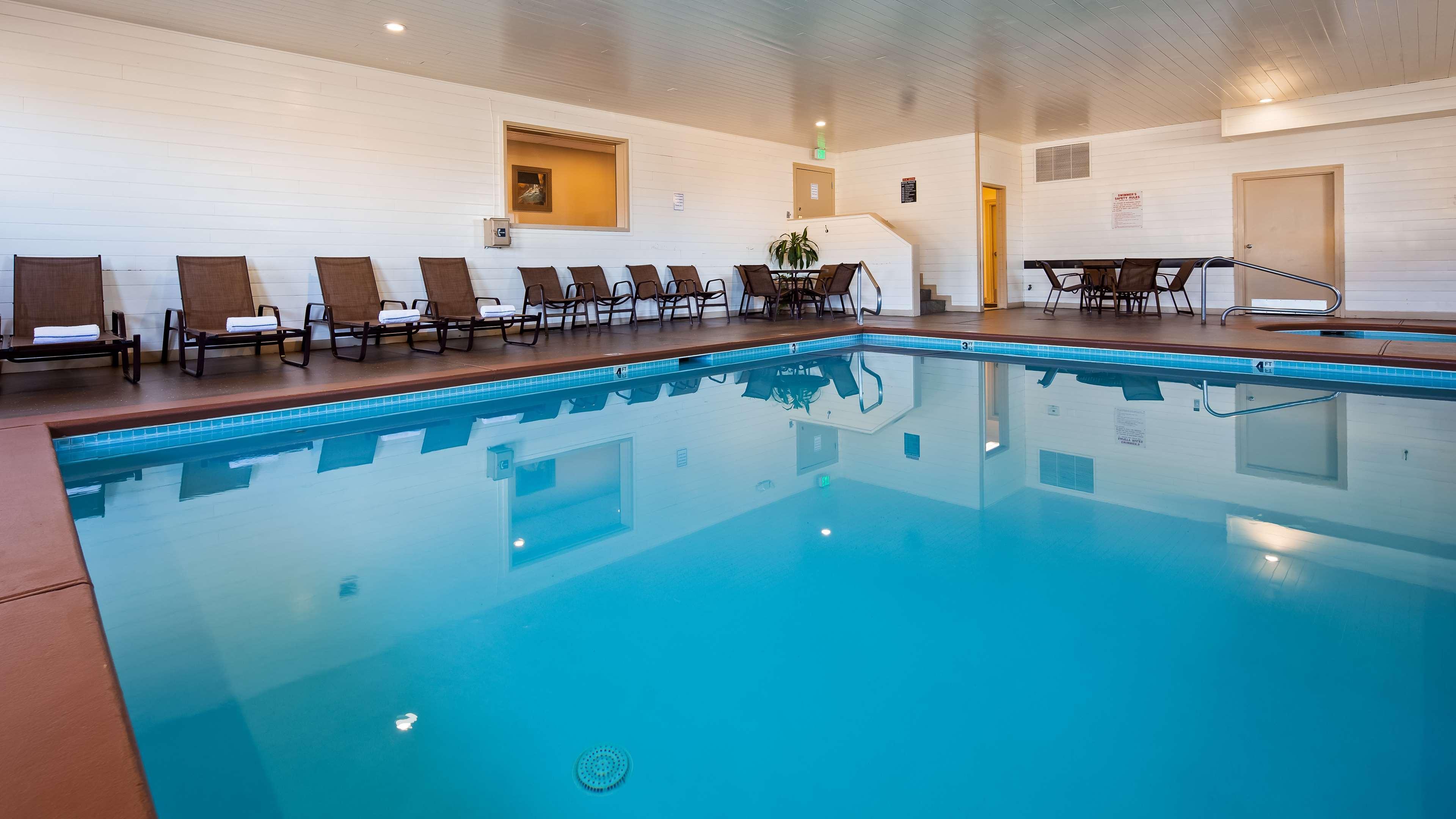 Best Western Inn & Suites Онтарио Екстериор снимка