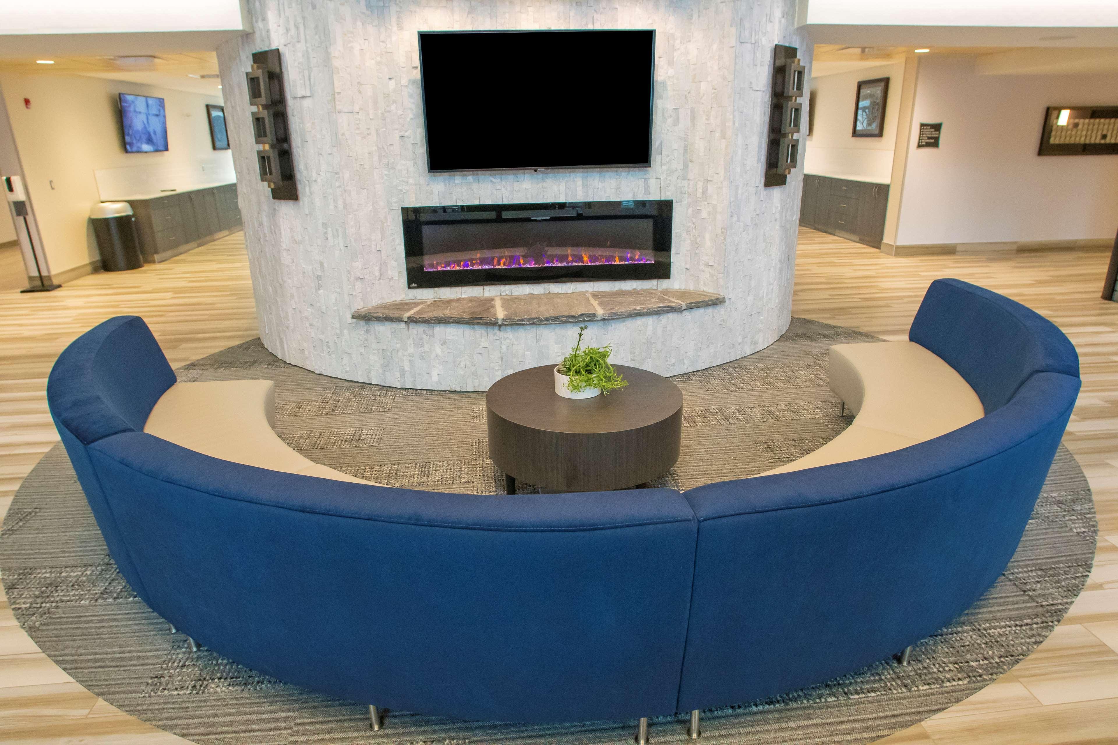 Best Western Inn & Suites Онтарио Екстериор снимка