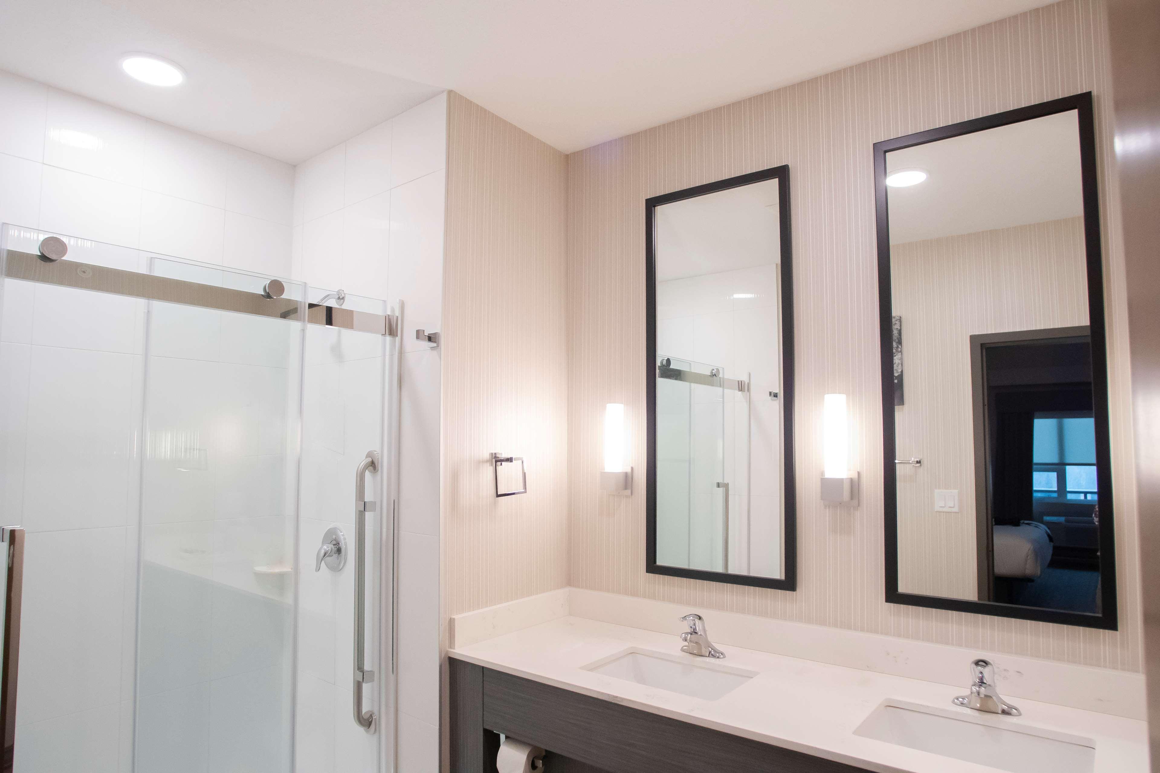 Best Western Inn & Suites Онтарио Екстериор снимка